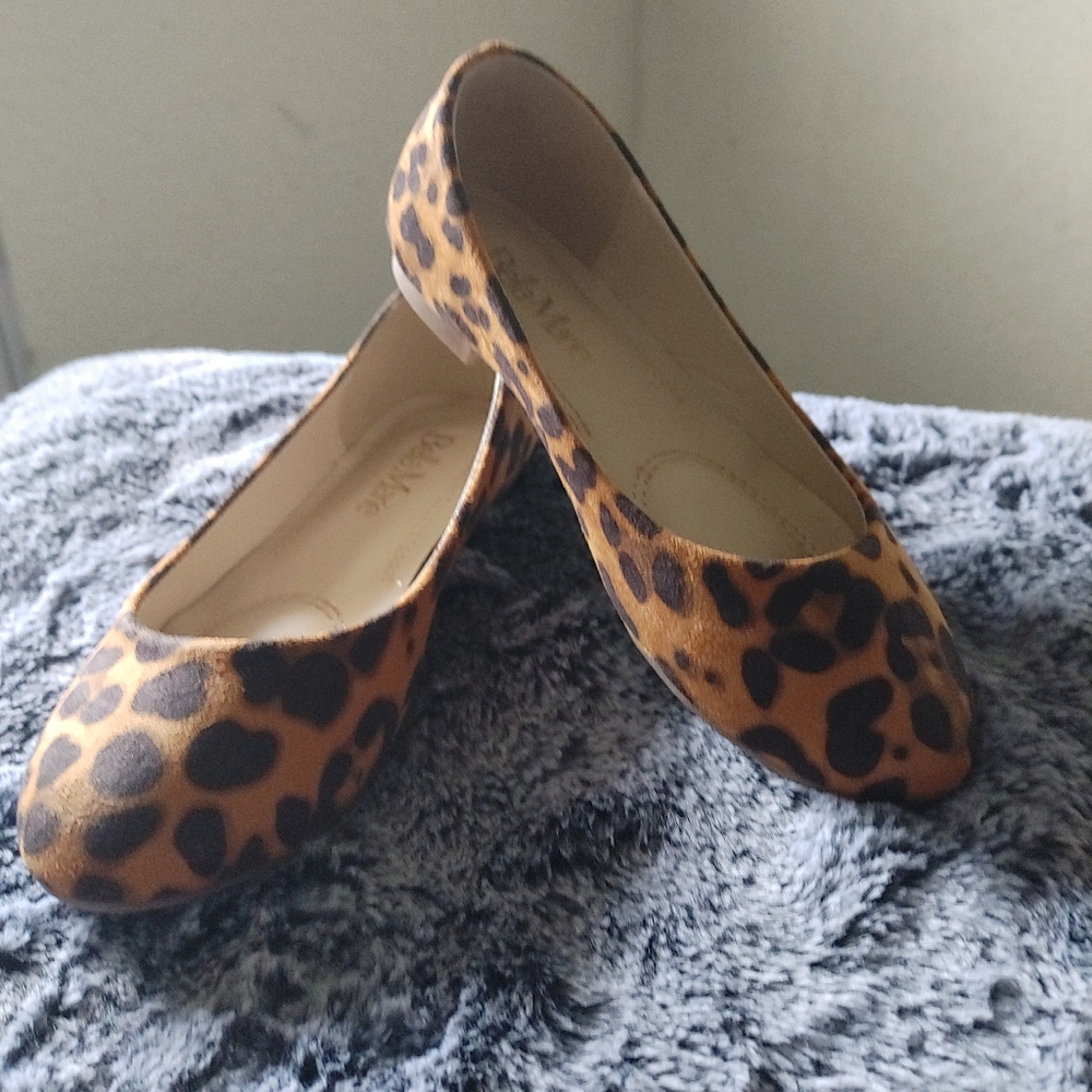 BellaMarie  Leopard Suede Flats